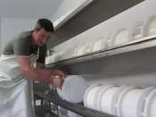 c'est le pressage mécanique des moules, à la queue leu leu