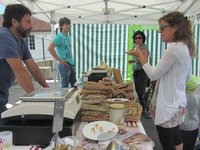 Les producteurs du marché de Tolosa : Aitor Otaegi et Aitor Baez. 